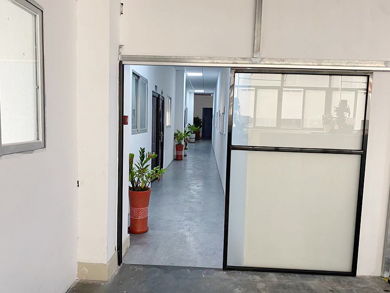 左边办公室+右边品检技术区